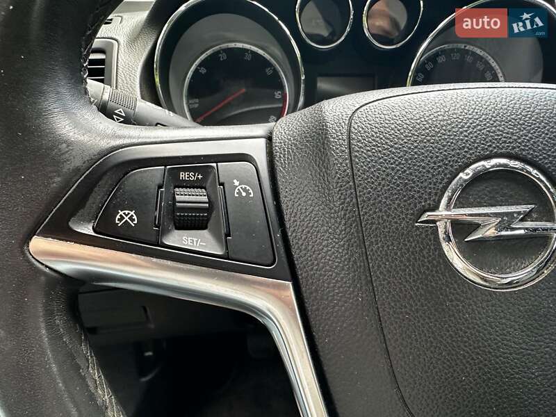 Універсал Opel Insignia 2013 в Києві