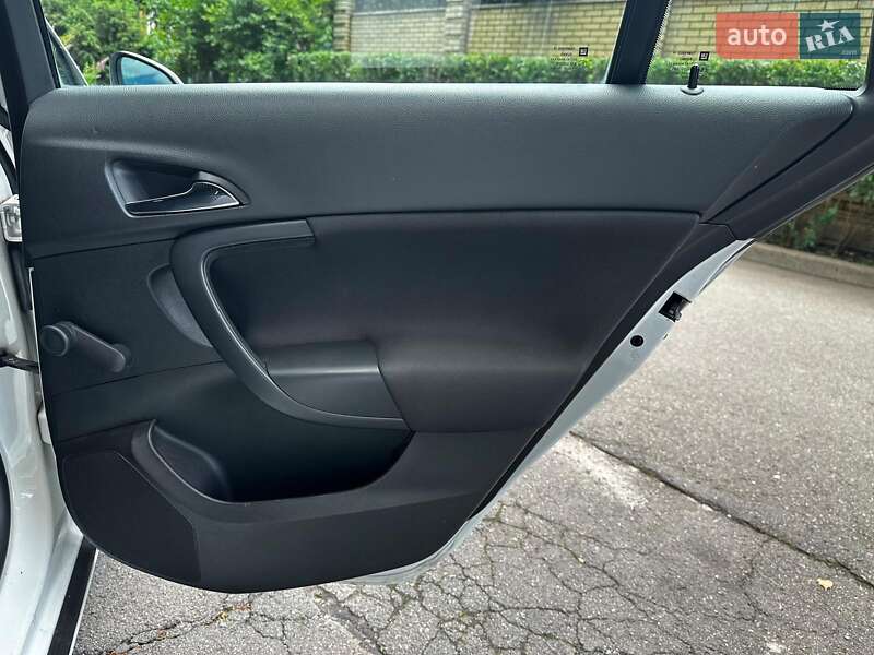 Універсал Opel Insignia 2013 в Києві