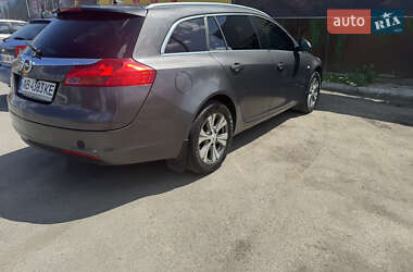 Универсал Opel Insignia 2012 в 