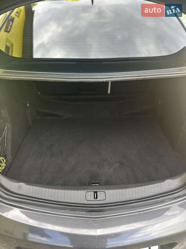 Седан Opel Insignia 2009 в Сторожинце