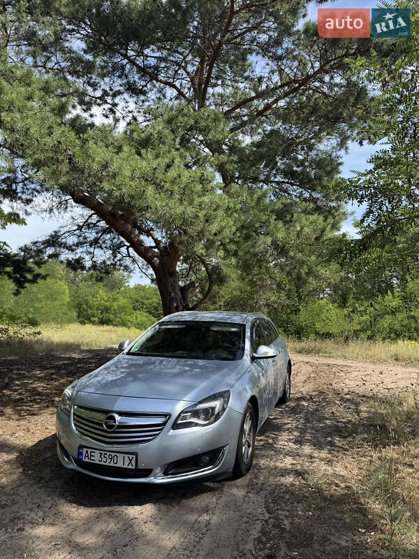 Універсал Opel Insignia 2015 в Дніпрі