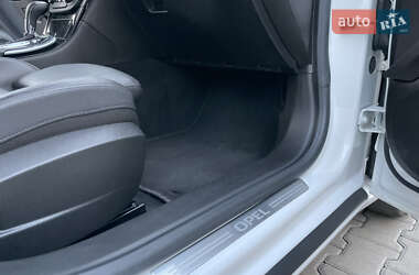 Універсал Opel Insignia 2011 в 