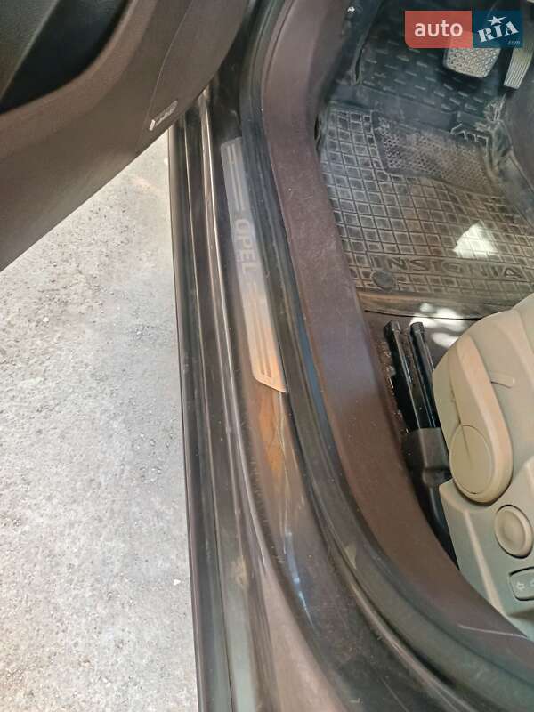 Седан Opel Insignia 2010 в Знаменке