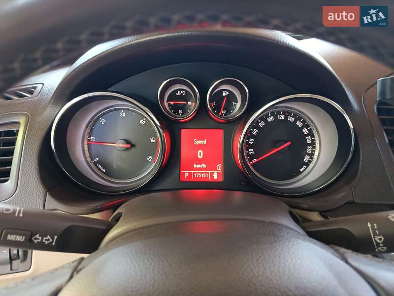 Седан Opel Insignia 2010 в Знаменке