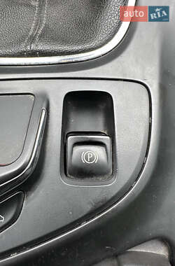 Универсал Opel Insignia 2014 в 