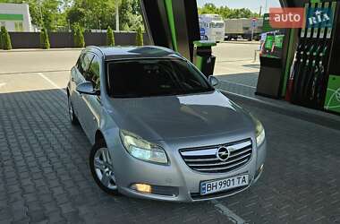 Универсал Opel Insignia 2010 в 