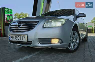 Универсал Opel Insignia 2010 в 