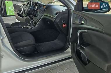 Универсал Opel Insignia 2010 в 