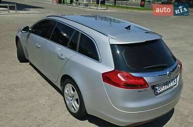 Универсал Opel Insignia 2010 в 