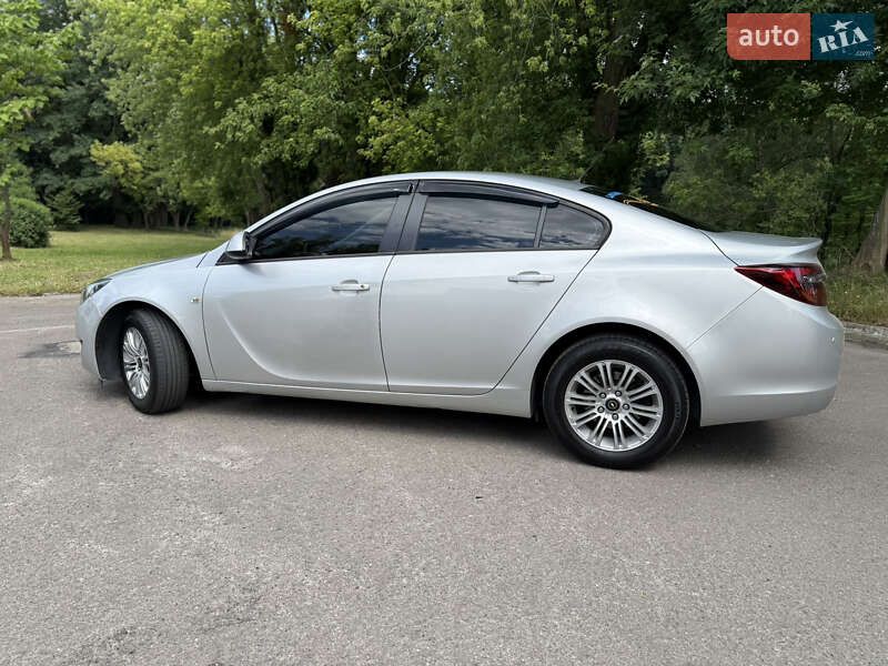 Седан Opel Insignia 2014 в Львове