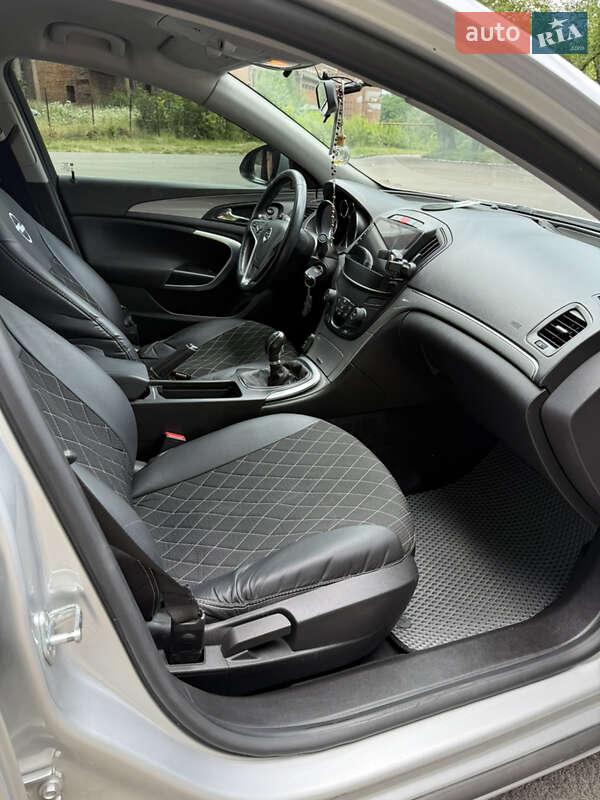 Седан Opel Insignia 2014 в Львове