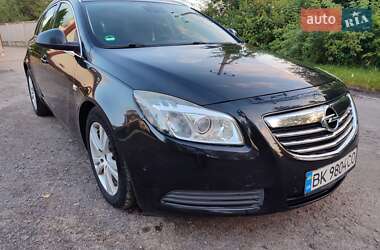 Универсал Opel Insignia 2010 в Рокитном