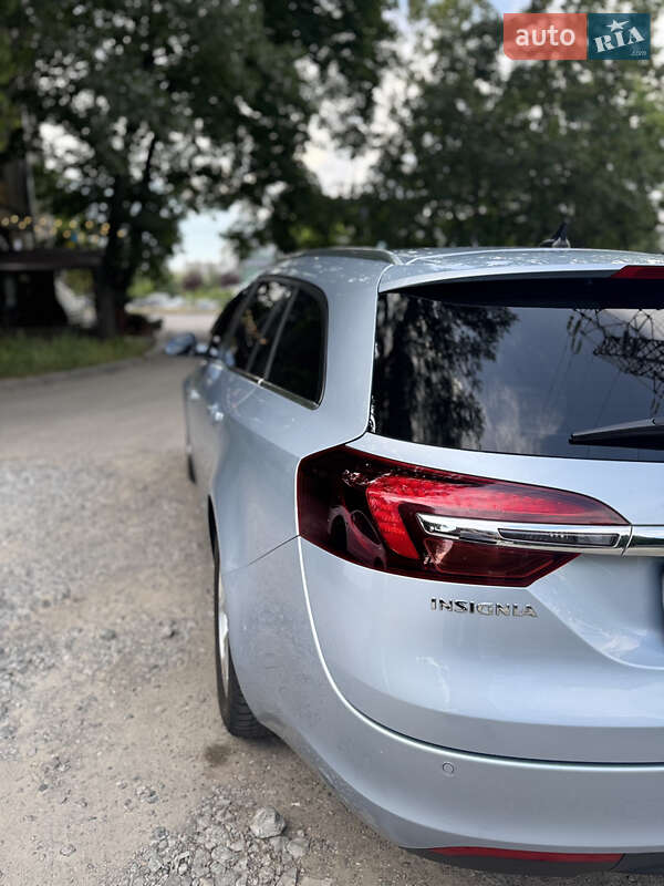 Універсал Opel Insignia 2015 в Дніпрі