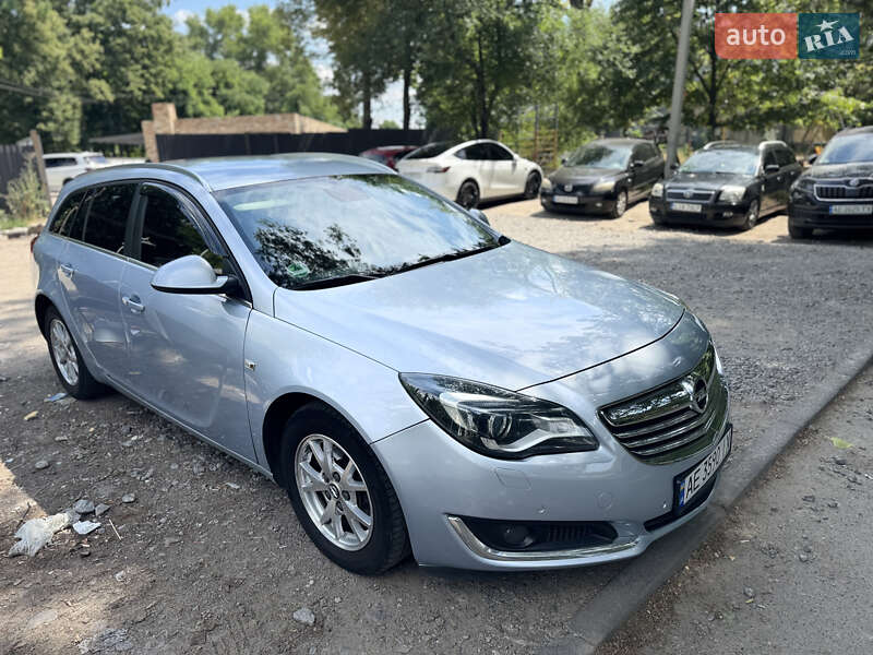 Універсал Opel Insignia 2015 в Дніпрі