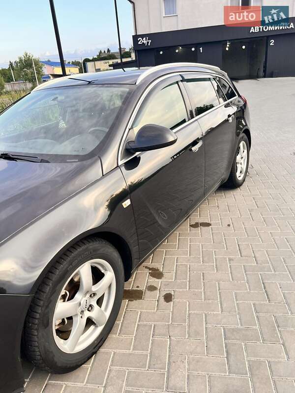 Універсал Opel Insignia 2010 в Сокалі