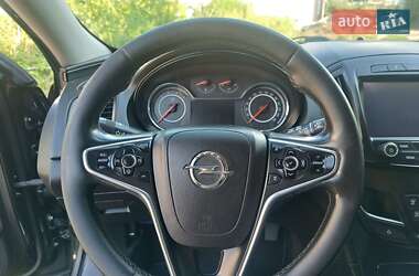 Универсал Opel Insignia 2015 в 