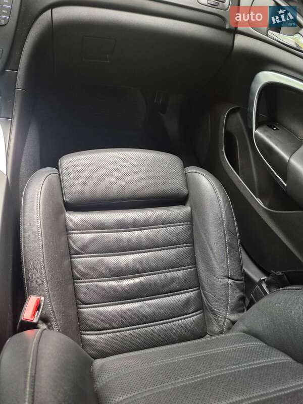 Универсал Opel Insignia 2013 в Киеве