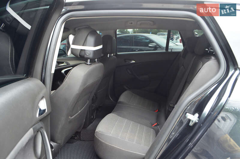Универсал Opel Insignia 2013 в Киеве