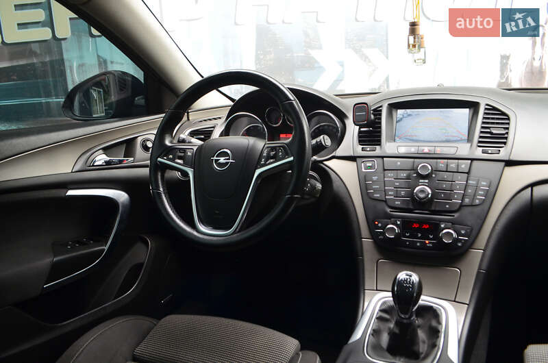 Универсал Opel Insignia 2013 в Киеве