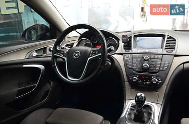 Универсал Opel Insignia 2013 в 