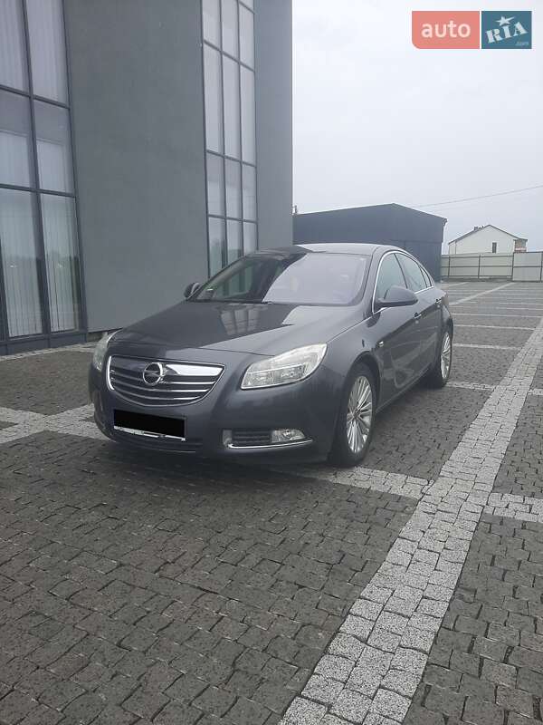 Ліфтбек Opel Insignia 2012 в Хусті