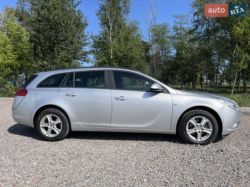 Універсал Opel Insignia 2009 в Черкасах