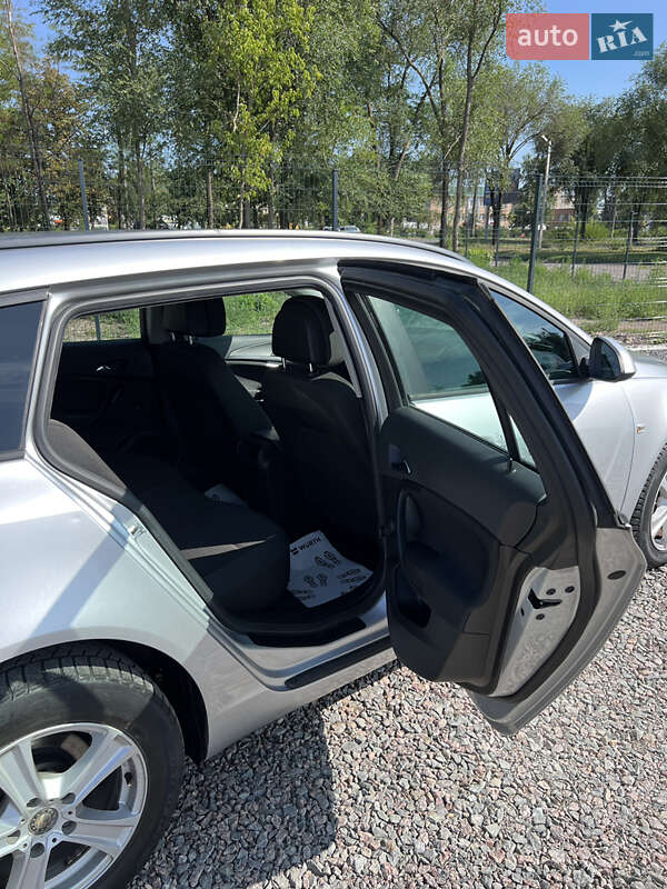 Універсал Opel Insignia 2009 в Черкасах