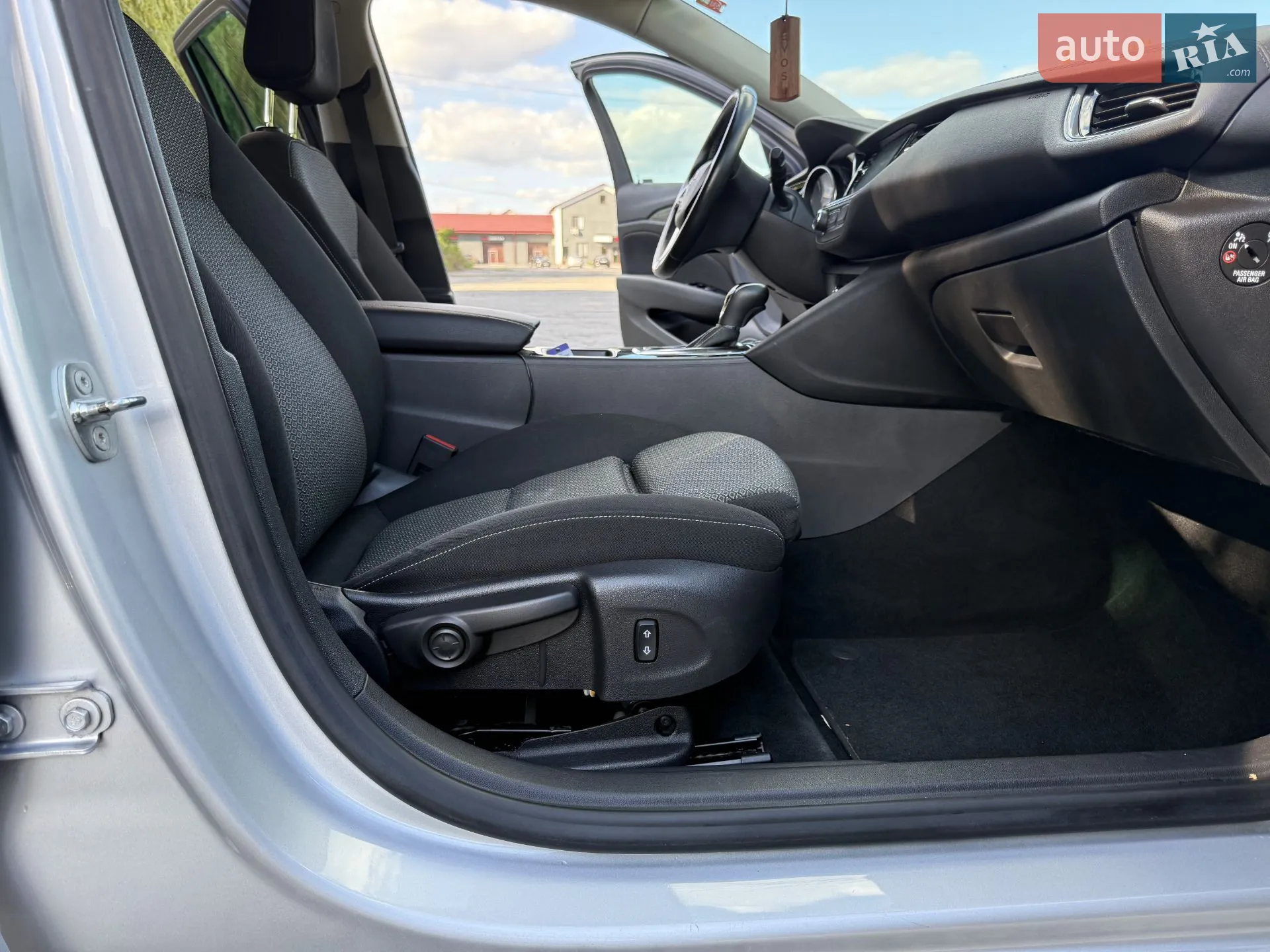 2017 Opel Insignia - мініатюра 2