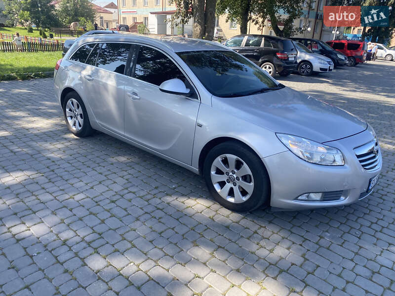 Opel Insignia 2011