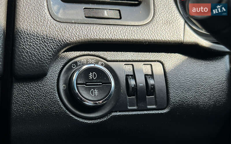 Седан Opel Insignia 2014 в Львові фото 22 Седан Opel Insignia 2014 в Львові