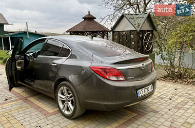 Седан Opel Insignia 2010 в 