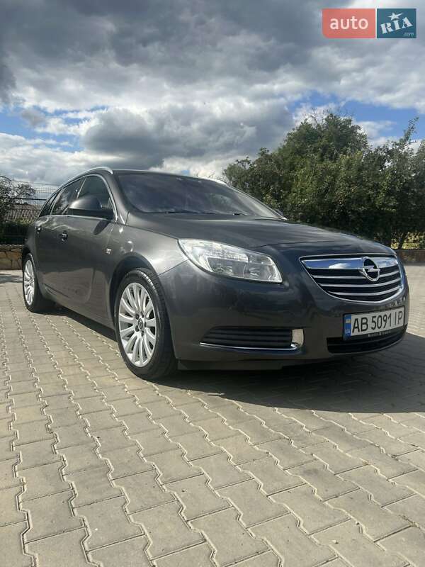 Універсал Opel Insignia 2011 в Могилів-Подільському