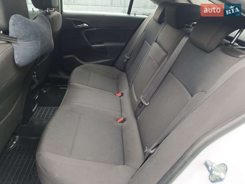 Лифтбек Opel Insignia 2013 в Луцке