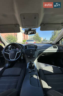 Универсал Opel Insignia 2010 в 