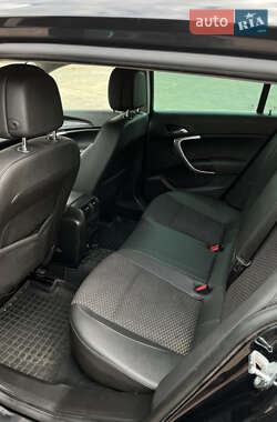Седан Opel Insignia 2014 в 