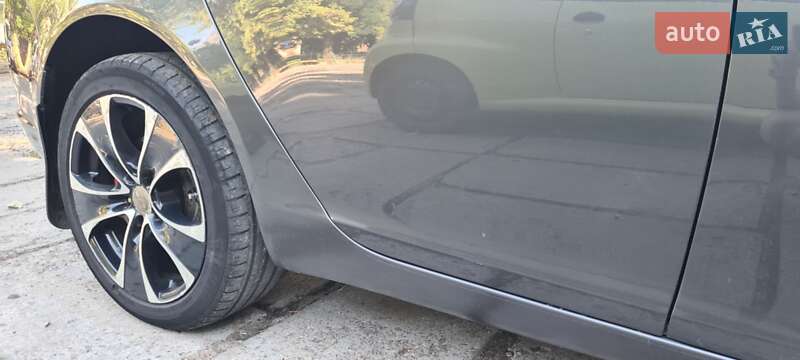 Седан Opel Insignia 2009 в Миколаєві