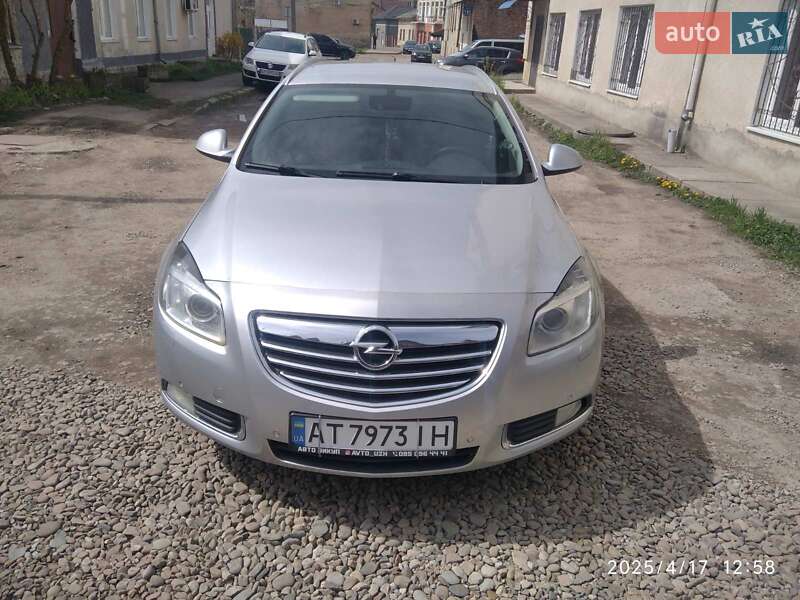 Универсал Opel Insignia 2013 в Калуше
