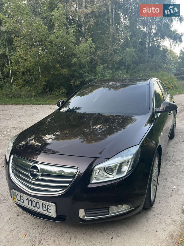 Седан Opel Insignia 2012 в Прилуках