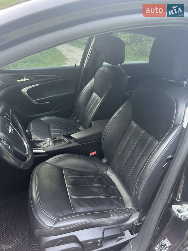 Седан Opel Insignia 2012 в Прилуках