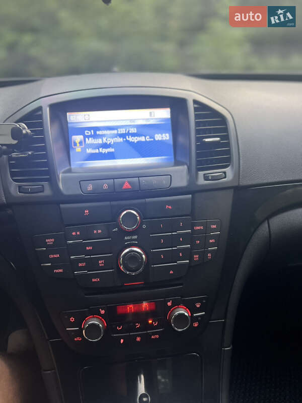 Седан Opel Insignia 2012 в Прилуках