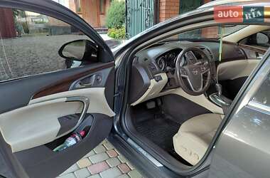 Универсал Opel Insignia 2011 в 