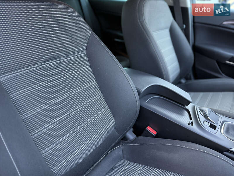 Ліфтбек Opel Insignia 2015 в Києві фото 11 Ліфтбек Opel Insignia 2015 в Києві