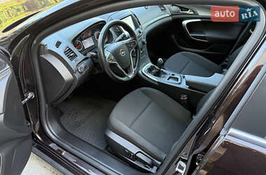 Универсал Opel Insignia 2016 в 