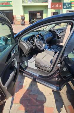 Седан Opel Insignia 2011 в 