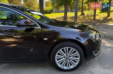 Универсал Opel Insignia 2014 в 