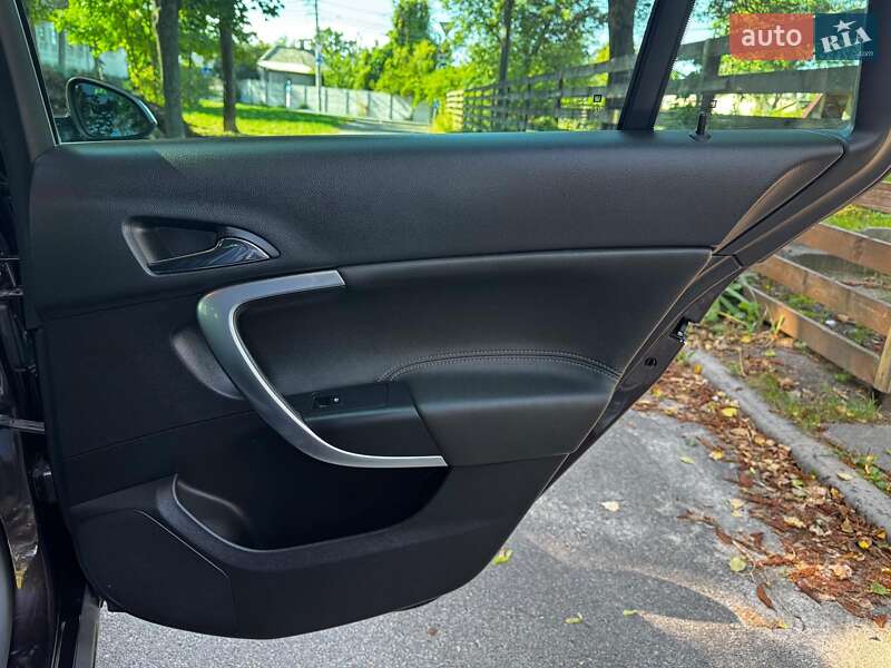 Универсал Opel Insignia 2014 в Киеве