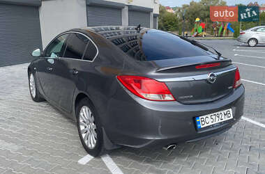 Седан Opel Insignia 2010 в 