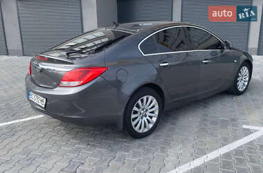 Седан Opel Insignia 2010 в 