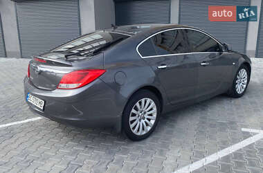 Седан Opel Insignia 2010 в 