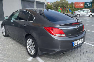 Седан Opel Insignia 2010 в 
